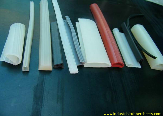 Extrusion translucide de tube de silicone de catégorie industrielle, profil de silicone/corde/joint