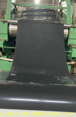 feuille en caoutchouc à hautes températures de largeur de 1m-2m ignifuge pour des applications industrielles