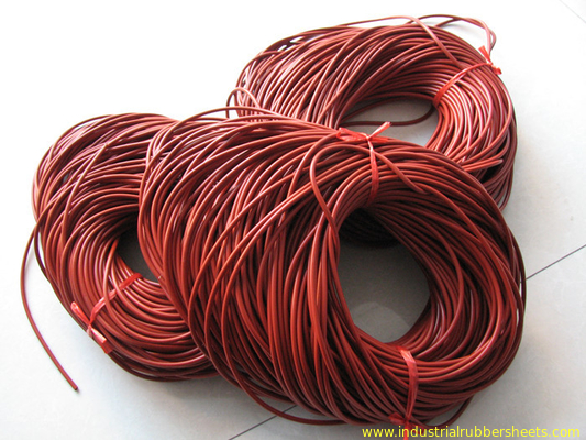 Résistance à la traction de corde en caoutchouc de silicone de résistance d'huile de couleur rouge 7.5-9.8Mpa