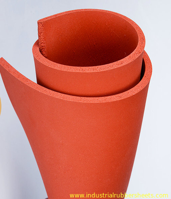 10-40shore Une feuille de caoutchouc en mousse de silicone à cellule fermée pour l'isolation thermique et la protection