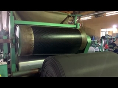 Une feuille de caoutchouc de silicone durable, excellente résistance aux produits chimiques et aux intempéries.