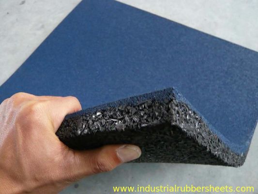 Tapis et feuille de caoutchouc grainé avec une épaisseur de 10-50 mm pour un revêtement de sol antidérapant et absorbant les chocs